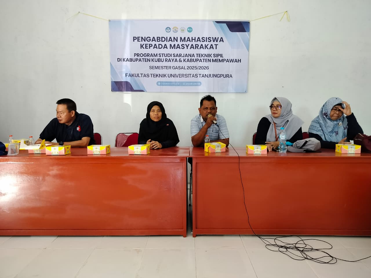 Mahasiswa Teknik Sipil UNTAN Tiba di Desa Sungai Malaya, Siap Mengabdi Selama Tiga Minggu